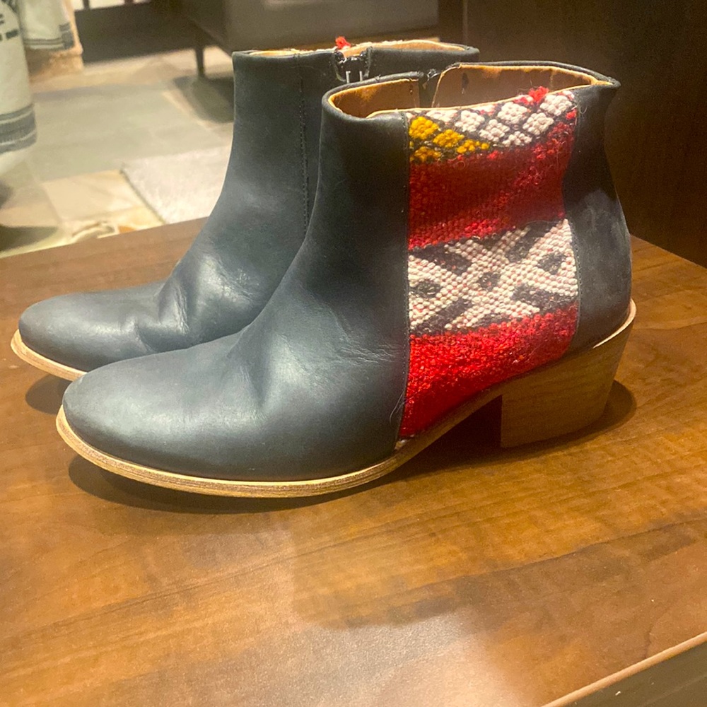Howsty unique ankle boots